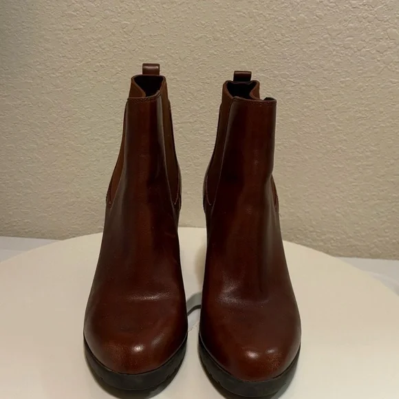 Clarks | Shoes | Clarks Brown Ankle Boots With Elastic  display picture 2
